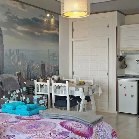 Apartamento Luminous In Quiet Area